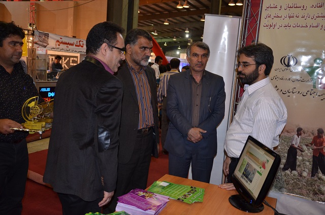 محمد حسین تقوایی زحمتکش :گزارش اگزارش اختصاصی دهمین نمایشگاه کامپیوتر و موبایل استان یزد: بازدید کامیتکسی معاون توسعه مدیریت و منابع انسانی استاندار یزد