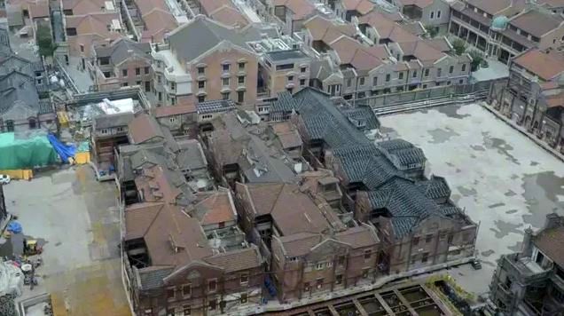 ببینید| ارتش ربات‌ها ساختمان تاریخی شانگهای را جابه‌جا کرد