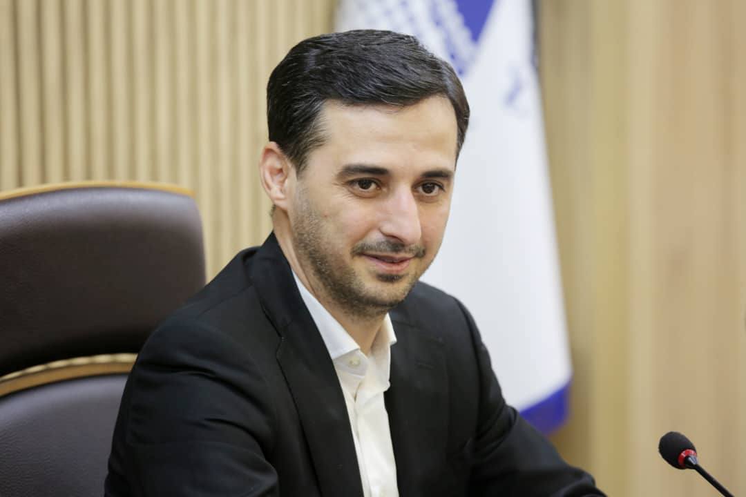 پیام تبریک فرید دهقانی/ تیم فوتبال چادرملو اردکان صدرنشین شد