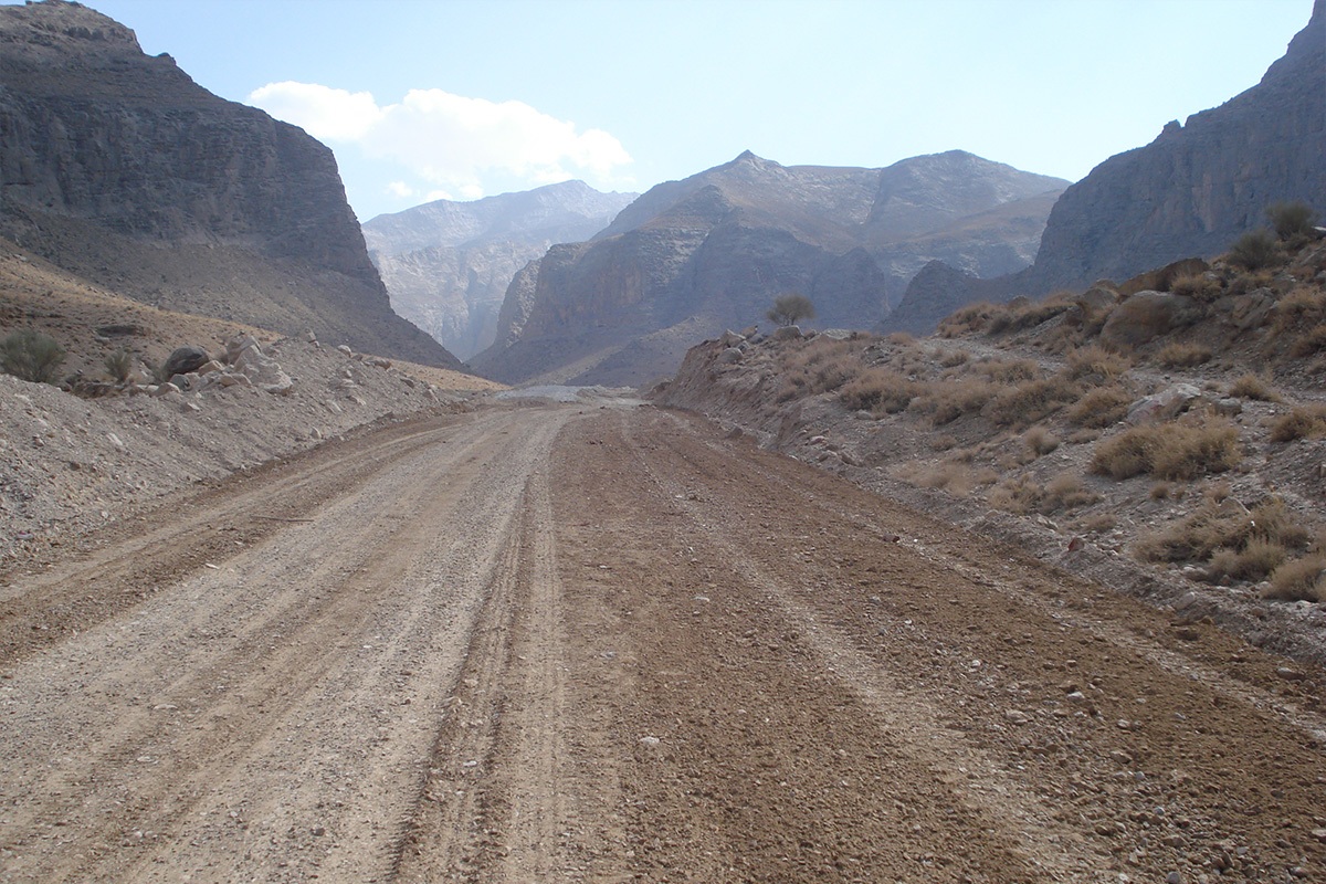 ممنوعیت تردد کامیون‌ها در محور «کنجکوه»مهریز