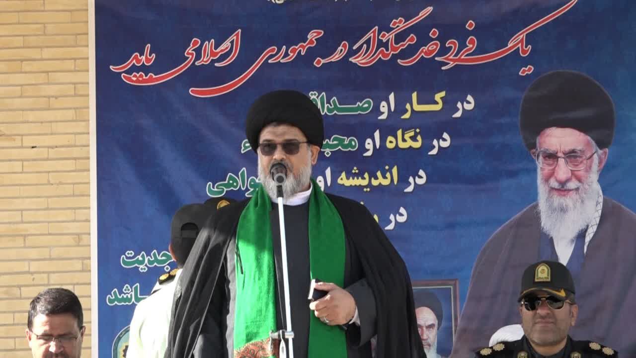 نیروی انتظامی مدافع دین و باعث قوام جامعه است