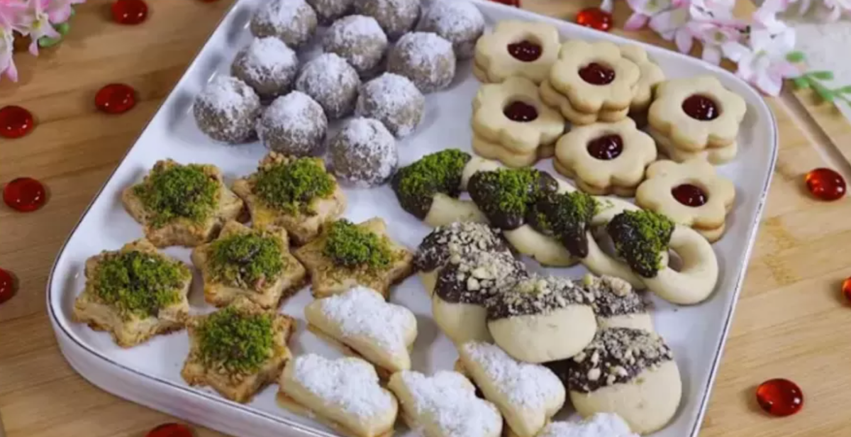 فیلم| با تهیه این خمیر جادویی ۴ مدل شیرینی درست کنید!