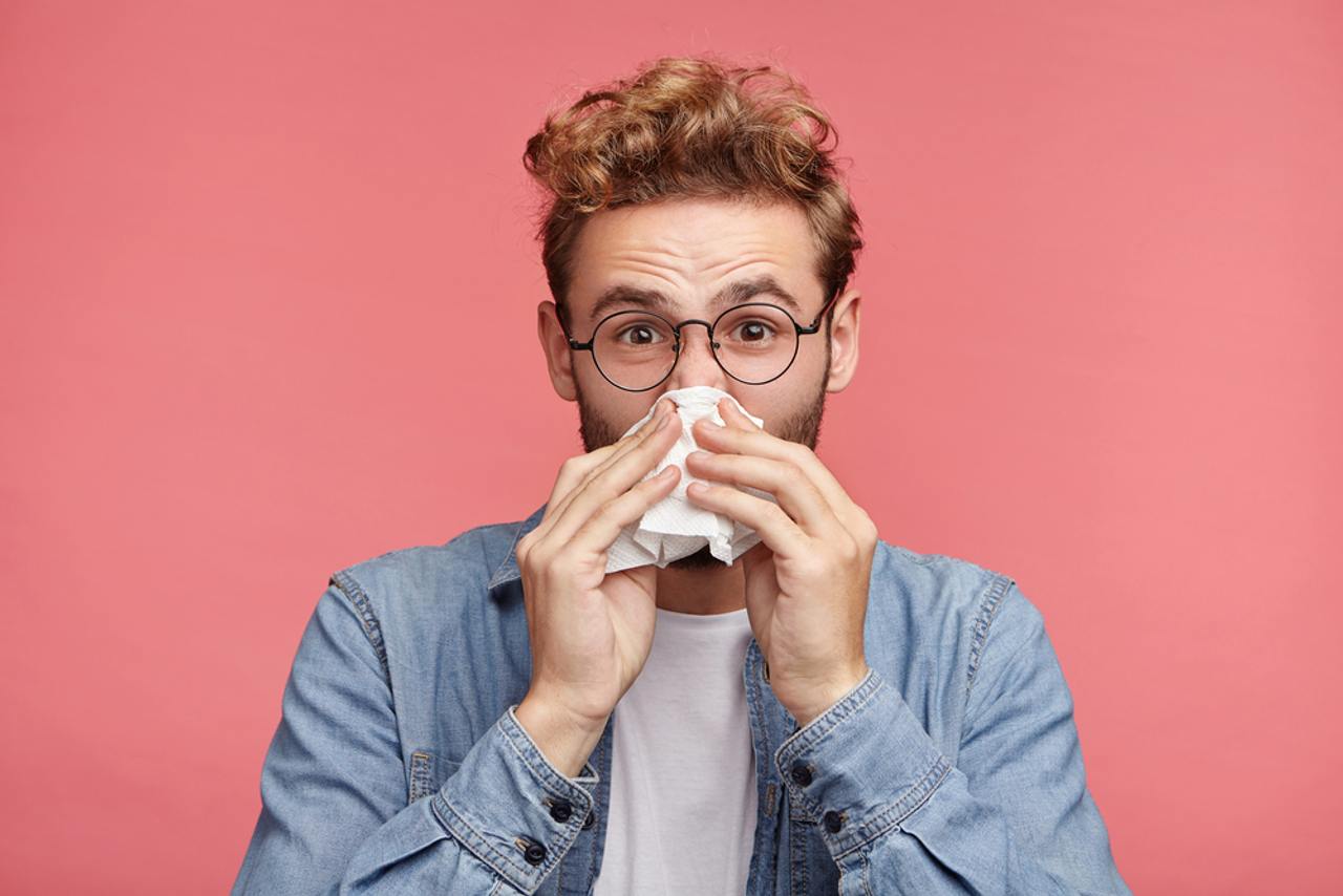 بلاهایی که سرکوب کردن عطسه بر سر بدنتان می‌آورد