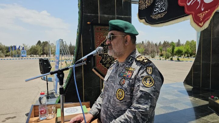 دریادار ایرانی: ارتش حضور موفقی در عرصه اقیانوس‌ها دارد