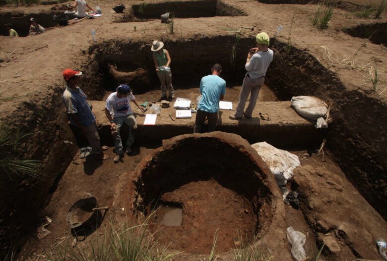 کشف عطر کلئوپاترا، ملکه مشهور مصر در یک محوطه باستانی