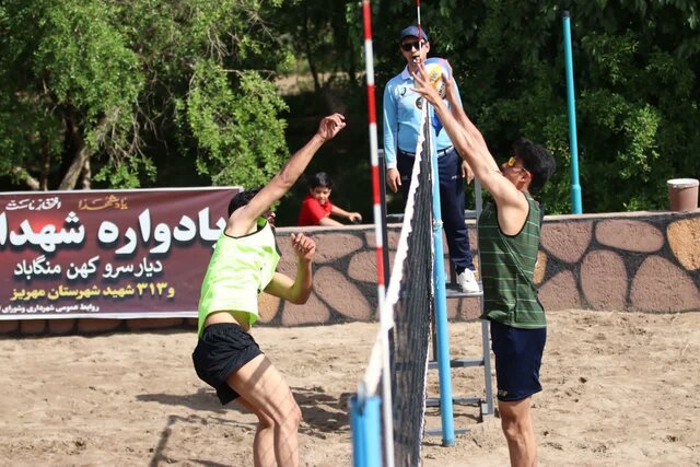 آغاز مسابقات والیبال ساحلی یادواره شهدای دیار سرو کهن منگاباد در مهریز