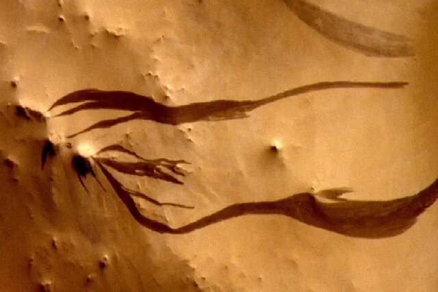 نظریه وجود آب جاری در مریخ رد شد