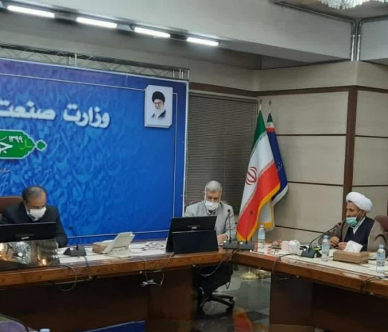 موانع سرمایه گذاری حوزه صنعت و معدن برطرف می شود