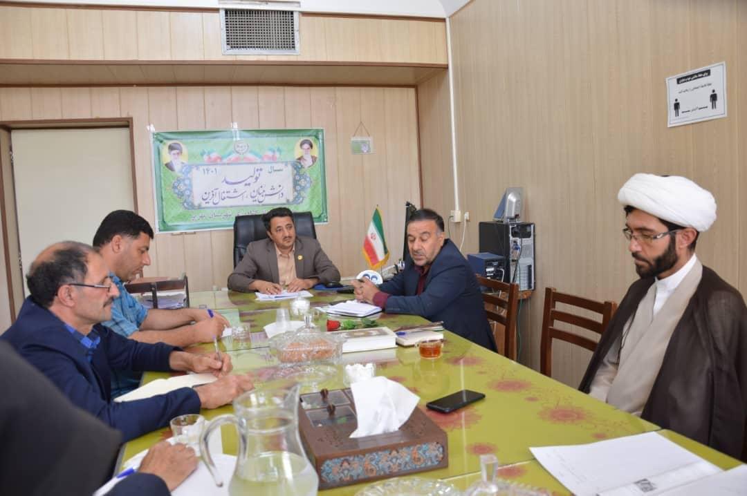 کنترل مگس مدیترانه‌ای با مشارکت همگانی/ هشت هزار قرص جلب آفت در مهریز توزیع شد