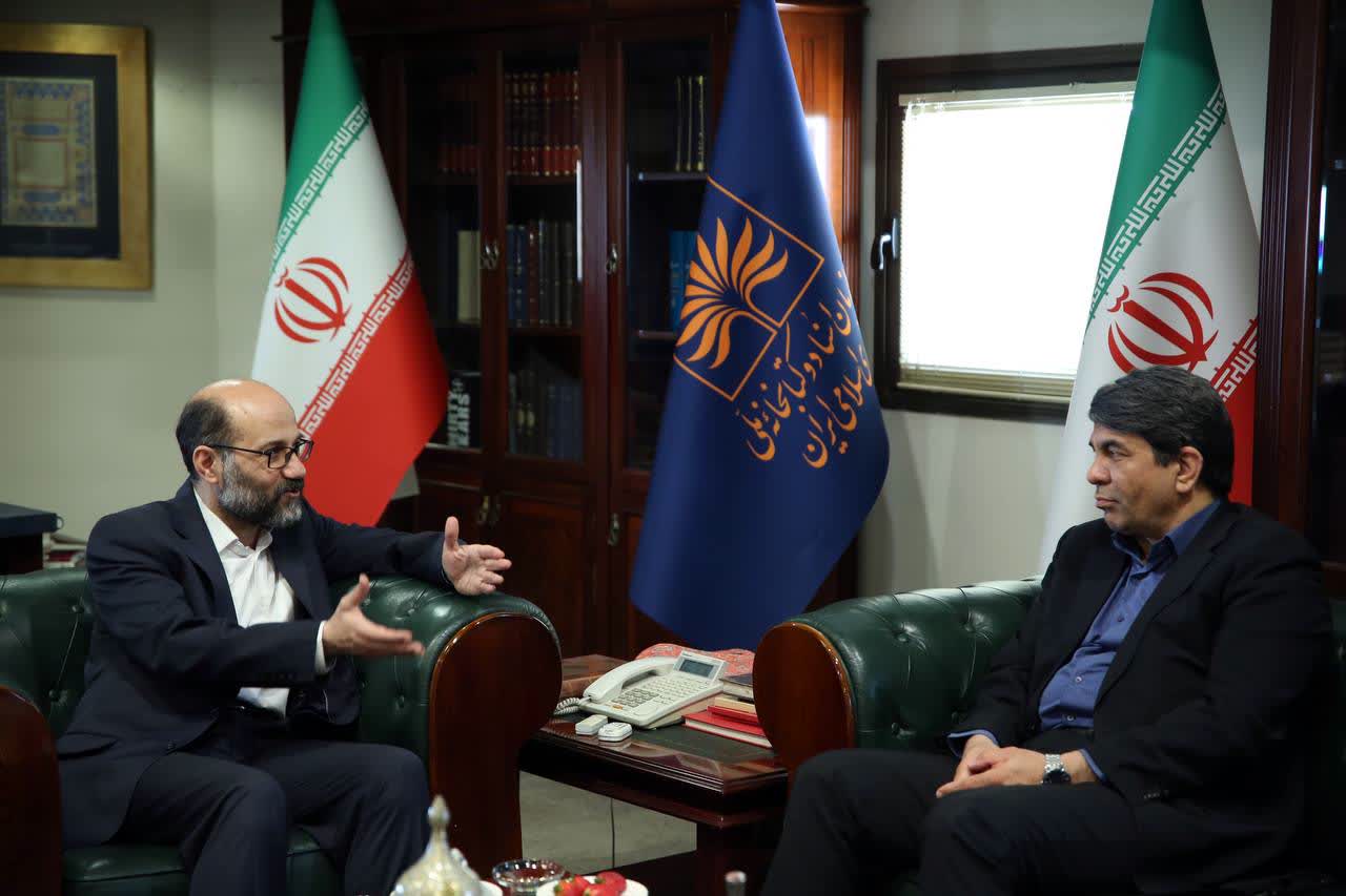 بررسی تامین زیرساخت های مورد نیاز برای نگهداری مطلوب از اسناد و مدارک اداری و تاریخی در کرمان