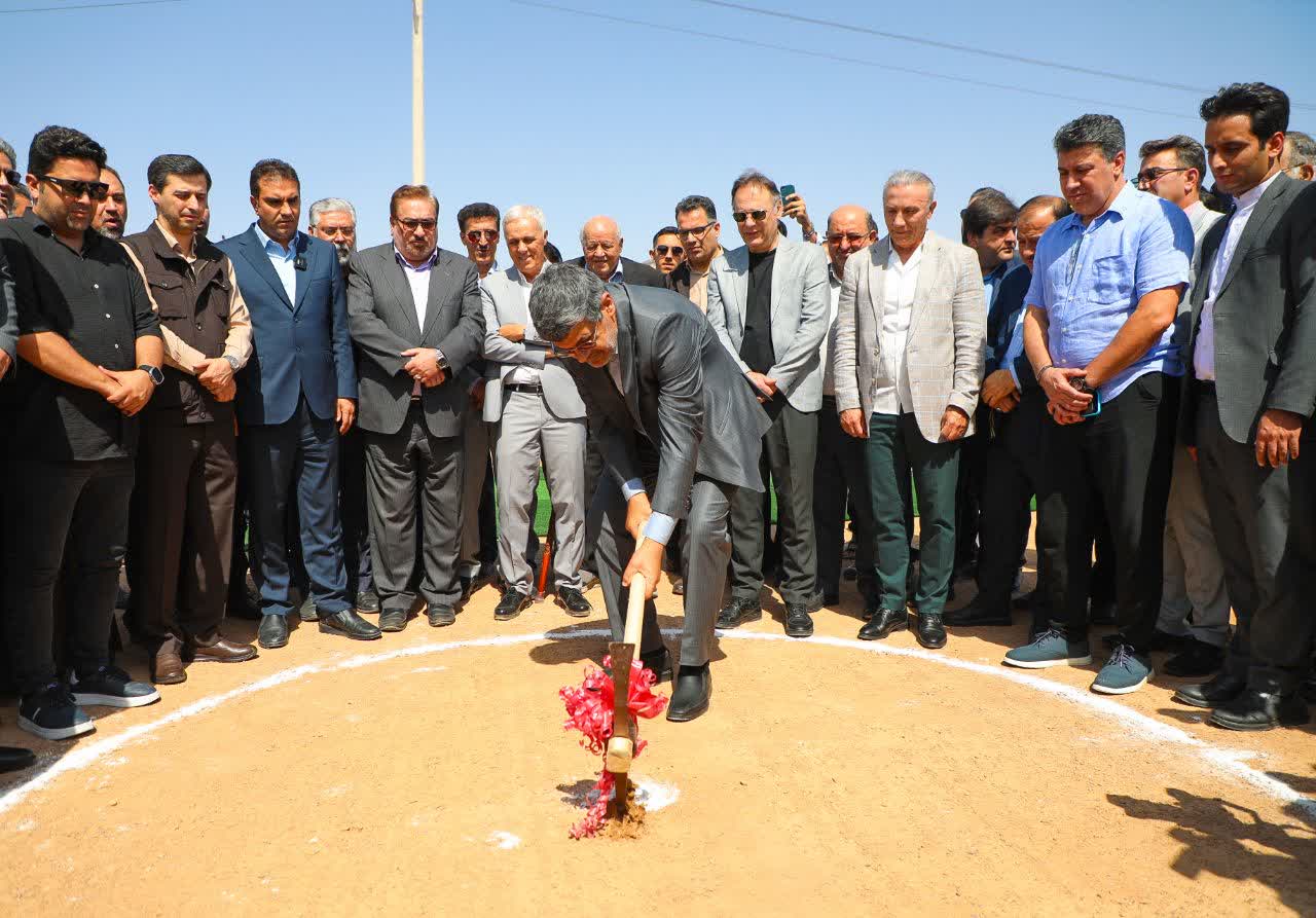 نتایج درخشان باشگاه چادرملو در اولین فصل حضور در لیگ برتر فوتبال ایران/ افزایش زیرساخت‌های ورزشی استان با ساخت ورزشگاه ۱۰ هزار نفری چادرملوی اردکان
