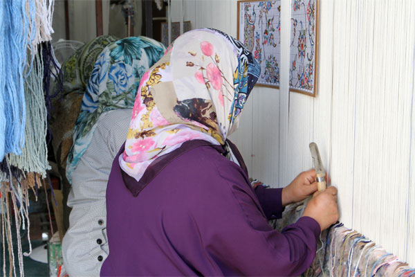 مددجویان شهرستان خاتم سال گذشته 10 میلیارد تومان وام اشتغال دریافت کردند