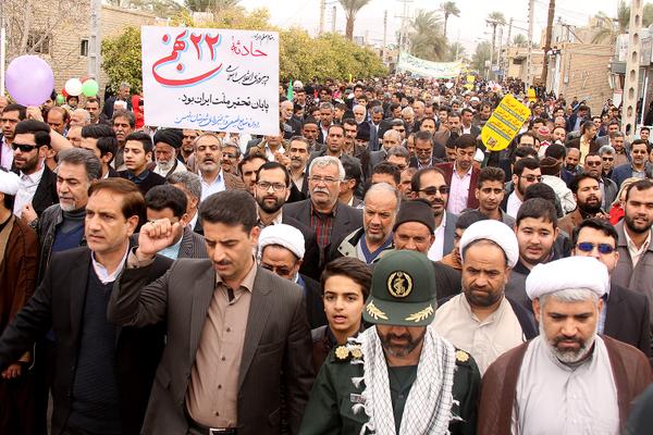 حضور معاون استاندار و فرماندار ویژه شهرستان ، و حجت الاسلام حیدرزاده در میدان انقلاب طبس