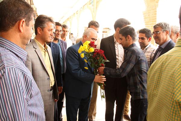 استقبال گرم وصمیمی اصناف وبازاریان طبس از مهندس پرویزی استاندار مردمی خراسان جنوبی 