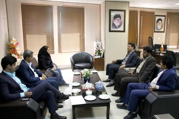 نشست سرکارخانم مهندس بصیرانی مدیر عامل شرکت طبس احیاء سپاهان با مهندس طلائی مقدم 