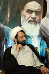 مسئول موسسه فتوح اندیشه قم: امام راه میانبر را بلد بود.