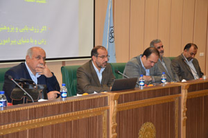 رئيس دانشگاه علوم پزشكي يزد در مراسم تجليل از پژوهشگران برتر بر فعاليت بيشتر مراكز تحقيقات تاكيد كرد