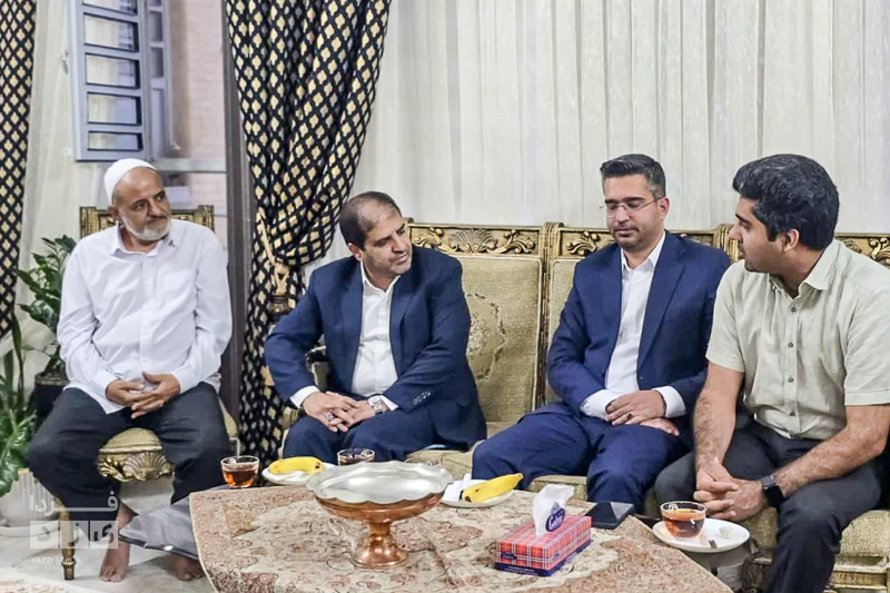 دیدار معاون سیاسی استاندار یزد با حاج حسین جلالی و بازدید از پایگاه خبری یزدفردا