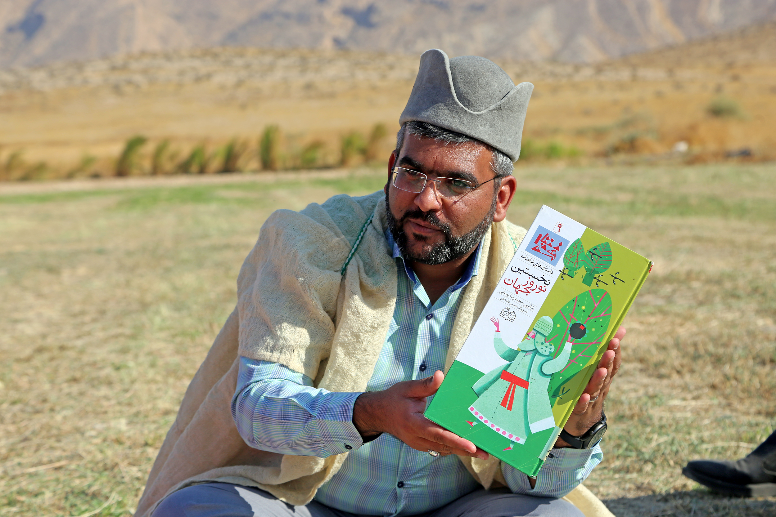 کتاب به سیاه چادر‌های عشایر می‌رود